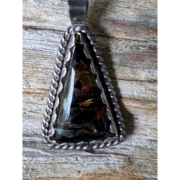 Sterling Silver Triangle Pendant With Multicolor Stone & Rope Detail 7.59g - Picture 2 of 8